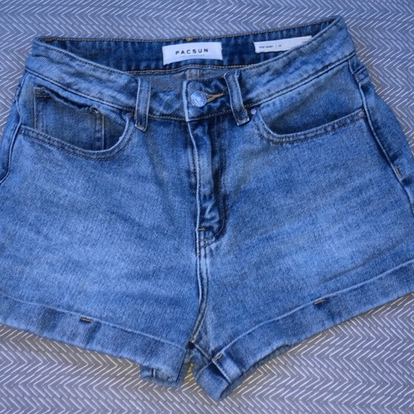 2 shorts - Picture 3 of 3